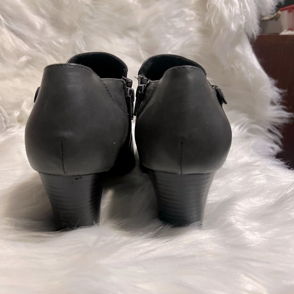 #330 Women’s Croft & Barrow Ortholite Ankle Boots Gray 9.5 W Pre-loved - Picture 4 of 5